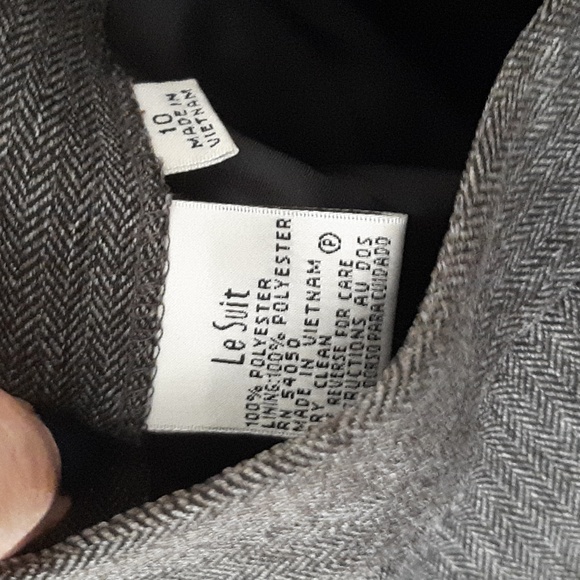 Le Suit - Picture 6 of 14